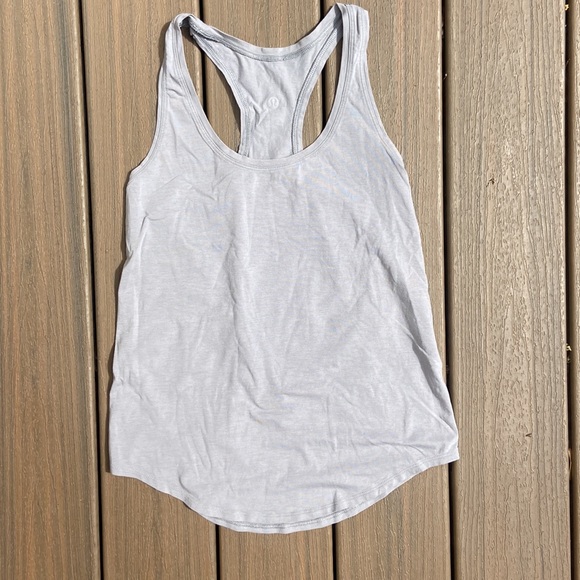 Lululemon light tank, size 4 - Picture 2 of 2